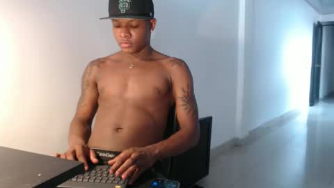 Snapshot of alid_17 chatting on March 11, 8:20 pm Alid 17 online show from March 11, 8:20 pm