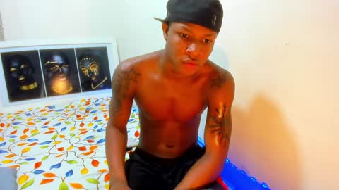 Snapshot of alid_17 chatting on December 6, 11:25 pm Alid 17 online show from December 6, 11:25 pm