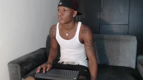 Snapshot of alid_17 chatting on February 28, 9:23 pm Alid 17 online show from February 28, 9:23 pm