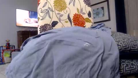 aliuno123456789 online show from February 9, 10:53 am