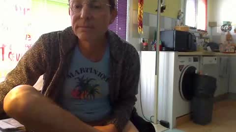 Snapshot of alix300 chatting on February 8, 9:24 am Sandwich online show from February 8, 9:24 am