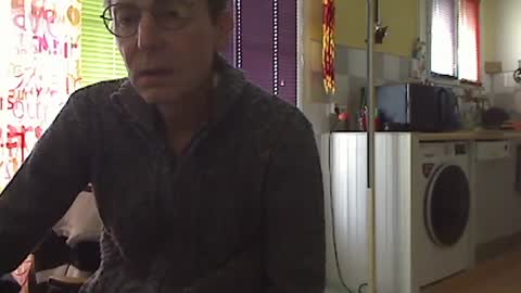 Snapshot of alix300 chatting on December 6, 8:37 am Sandwich online show from December 6, 8:37 am