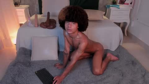  Alexis Etereo  online show from April 2, 7:33 pm