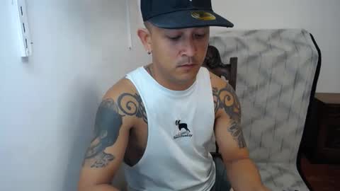 Snapshot of allen_69xx chatting on December 14, 2:34 am allen online show from December 14, 2:34 am