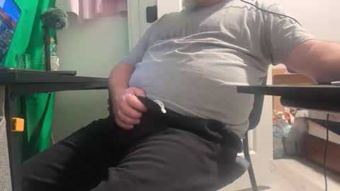 Allergictolove online show from December 17, 12:18 am