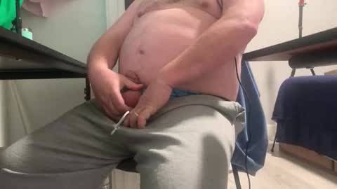 Allergictolove online show from April 23, 2:41 pm