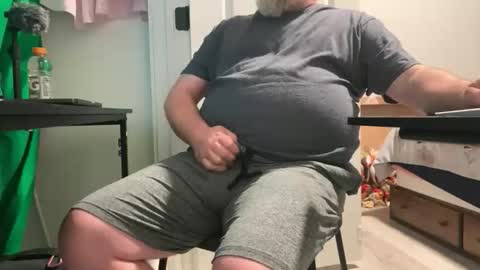 Allergictolove online show from November 30, 11:29 pm