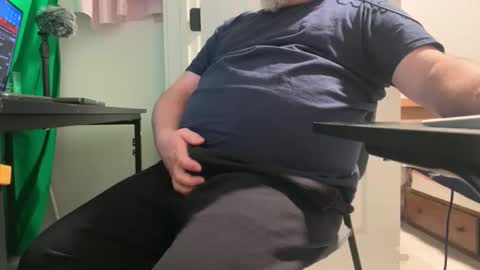 Allergictolove online show from December 20, 1:57 am