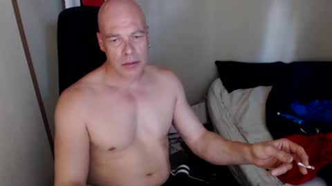 Snapshot of almostanything4u chatting on December 16, 5:17 am almostanything4u online show from December 16, 5:17 am