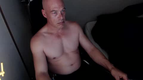 Snapshot of almostanything4u chatting on December 7, 12:02 pm almostanything4u online show from December 7, 12:02 pm