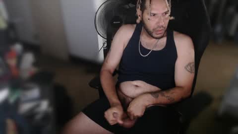 simplyfaded online show from January 1, 2:20 pm