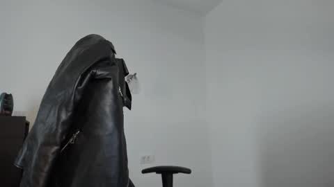 Snapshot of alphagodleatherking92 chatting on October 2, 9:57 am LeatherMaster online show from October 2, 9:57 am