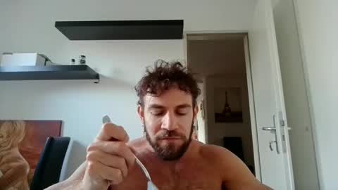 Snapshot of alphah_hunk chatting on October 11, 3:05 pm alphah_hunk online show from October 11, 3:05 pm