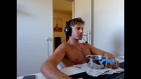 alphah_hunk online show from April 24, 1:57 pm