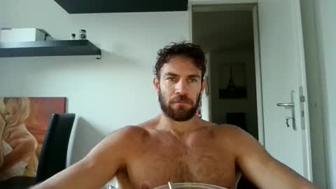 Snapshot of alphah_hunk chatting on October 9, 10:20 am alphah_hunk online show from October 9, 10:20 am