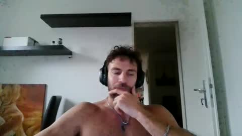 Snapshot of alphah_hunk chatting on September 23, 3:11 pm alphah_hunk online show from September 23, 3:11 pm