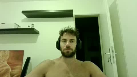 Snapshot of alphah_hunk chatting on September 25, 6:51 pm alphah_hunk online show from September 25, 6:51 pm