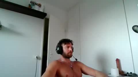 alphah_hunk online show from March 23, 5:08 pm