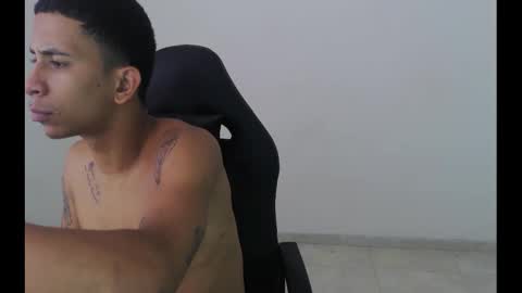 alphas_latins online show from March 31, 5:31 am