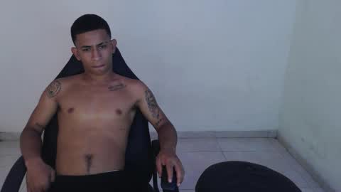 alphas_latins online show from June 3, 7:08 pm