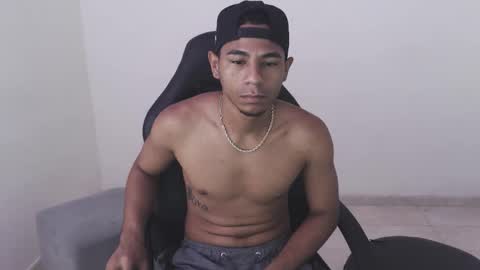 alphas_latins online show from April 9, 8:48 pm