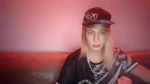 altboy010 online show from September 12, 9:15 pm