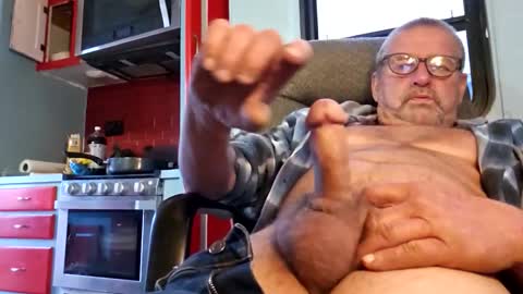 alwayshard4u1 online show from April 26, 1:30 pm