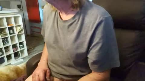 alwayshard4u1 online show from February 11, 9:47 am