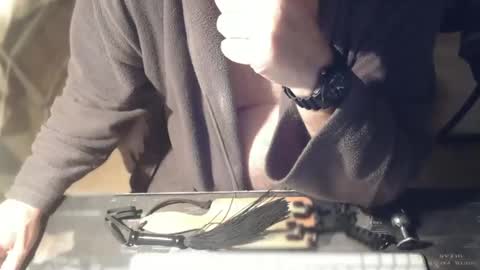 amslave4f online show from September 10, 7:40 am