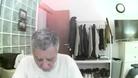 Snapshot of andipecas69 chatting on September 22, 11:26 pm andipecas69 online show from September 22, 11:26 pm