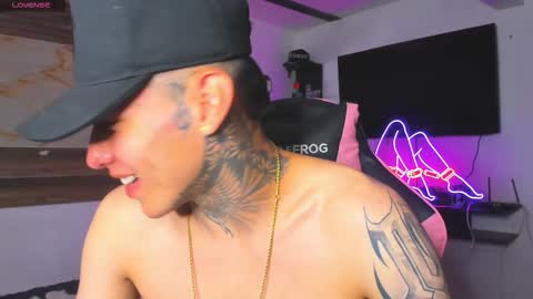 Snapshot of andrees_s chatting on September 18, 2:02 am andrees_s online show from September 18, 2:02 am