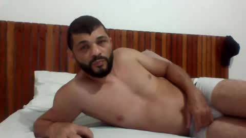 Snapshot of andreloko123 chatting on February 8, 3:08 am andreloko123 online show from February 8, 3:08 am