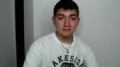 andres02smile848901 online show from May 10, 5:03 pm