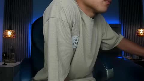 IM ANDRES online show from May 13, 4:09 am