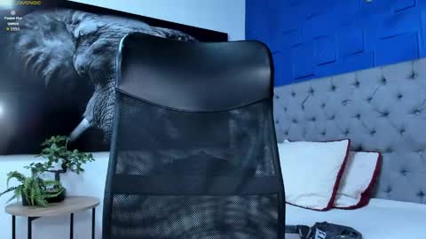 insta andres clark  online show from April 20, 6:10 pm