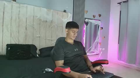 Snapshot of andres_stud777 chatting on October 12, 4:50 am ANDRES online show from October 12, 4:50 am