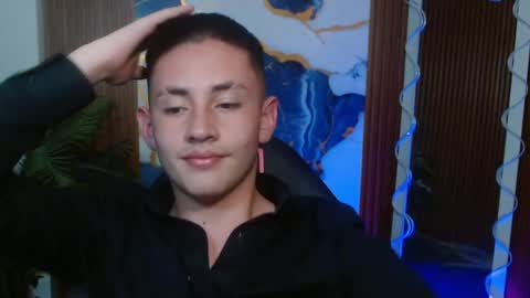 andres_tay online show from May 10, 2:46 am