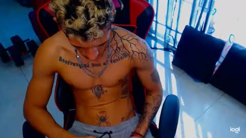Snapshot of andres_white chatting on September 9, 12:59 pm Andres white online show from September 9, 12:59 pm