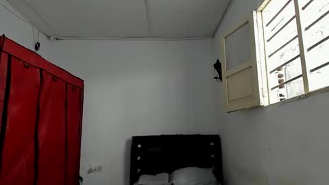 andrew_2811 online show from April 6, 8:09 pm