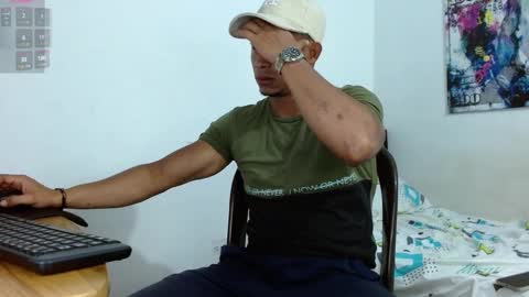 Snapshot of andrew_ag chatting on February 27, 12:13 pm Andrew G online show from February 27, 12:13 pm