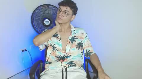 andres online show from November 15, 8:55 pm