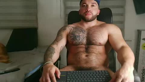 andrew_holden__ online show from April 21, 2:51 am