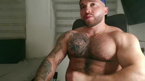 andrew_holden__ online show from April 21, 12:35 am
