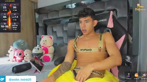 Snapshot of andrew_twink18 chatting on October 9, 8:36 pm Andrew M. online show from October 9, 8:36 pm