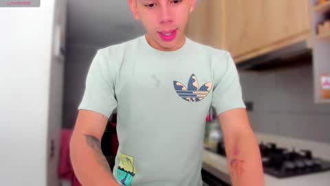 Snapshot of andrew_twink18 chatting on February 16, 7:05 pm Andrew M. online show from February 16, 7:05 pm