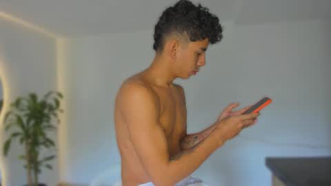 Snapshot of andrew_twink18 chatting on September 14, 1:57 pm Andrew M. online show from September 14, 1:57 pm
