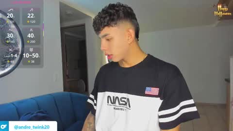 Snapshot of andrew_twink18 chatting on October 19, 2:16 am Andrew M. online show from October 19, 2:16 am