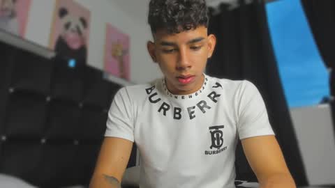 Snapshot of andrew_twink18 chatting on September 27, 11:02 pm Andrew M. online show from September 27, 11:02 pm