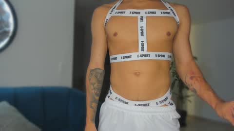 Snapshot of andrew_twink18 chatting on September 19, 10:53 pm Andrew M. online show from September 19, 10:53 pm