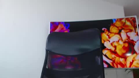 Snapshot of andrew_west_ chatting on February 9, 2:40 pm ANDREW WEST online show from February 9, 2:40 pm